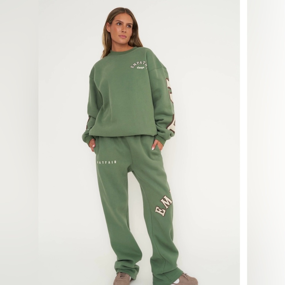 Mayfair Group Empathy Always Women's Olive Jogger Set in size S/M NWT. Brand new